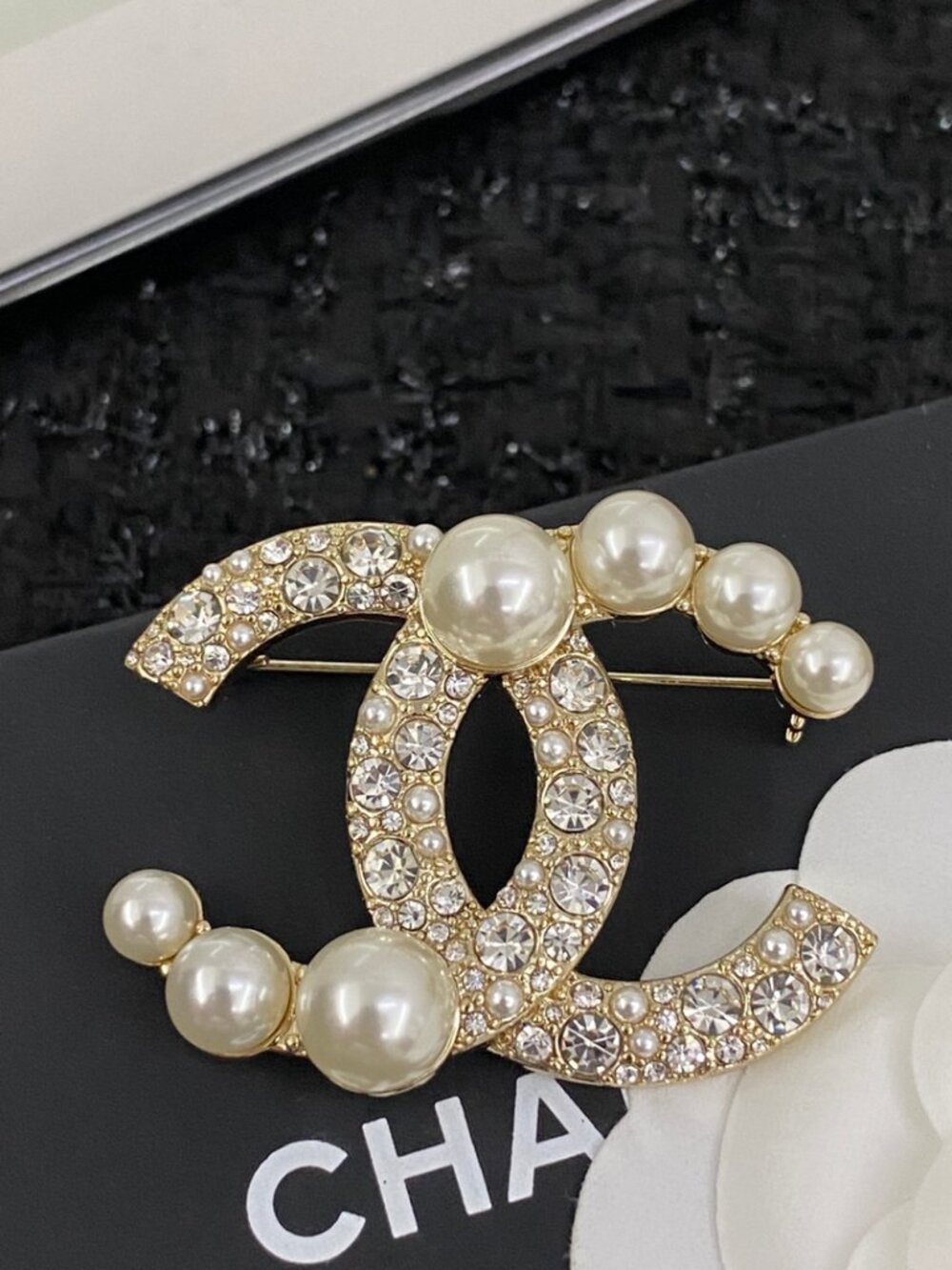 ✨Chanel brooch ✨